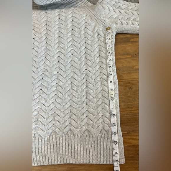 Aritzia Wilfred Free 100% Wool Turtleneck Chevron Pattern Sweater Size Sm Gray - Picture 12 of 13